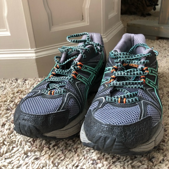 ASICS Running Shoes - Picture 3 of 4